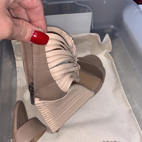 Ferragamo fringe wedge - Picture 3 of 3